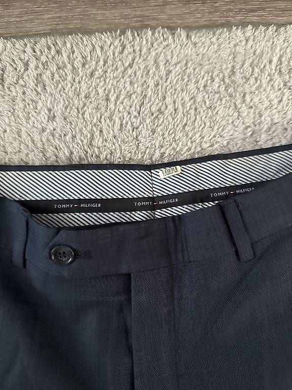 Hosen: Tommy Hilfiger Anzugshose – Gebraucht aus Möriken AG von nil_hmm8 2