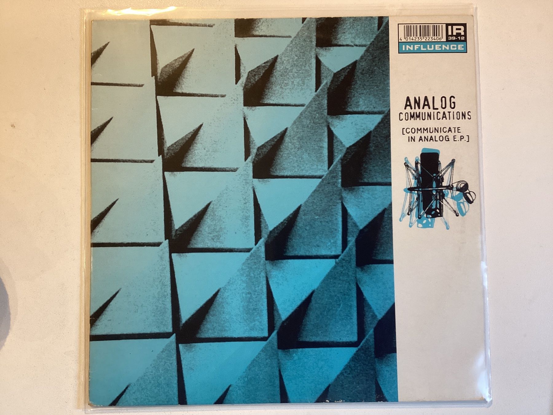 Schallplatten: Analog Communications LP - Communicate In Analog (OFK) – Gebraucht aus Gutenswil von Hamzian