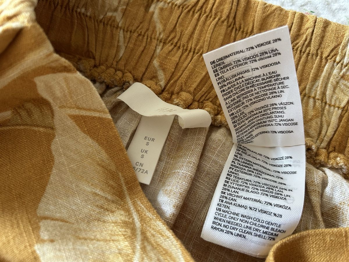 H&M Gonne: Jupe longue H&M jaune moutarde  – Nuovo (secondo la descrizione) da Lausanne venduto da SaraSkjellaug 1