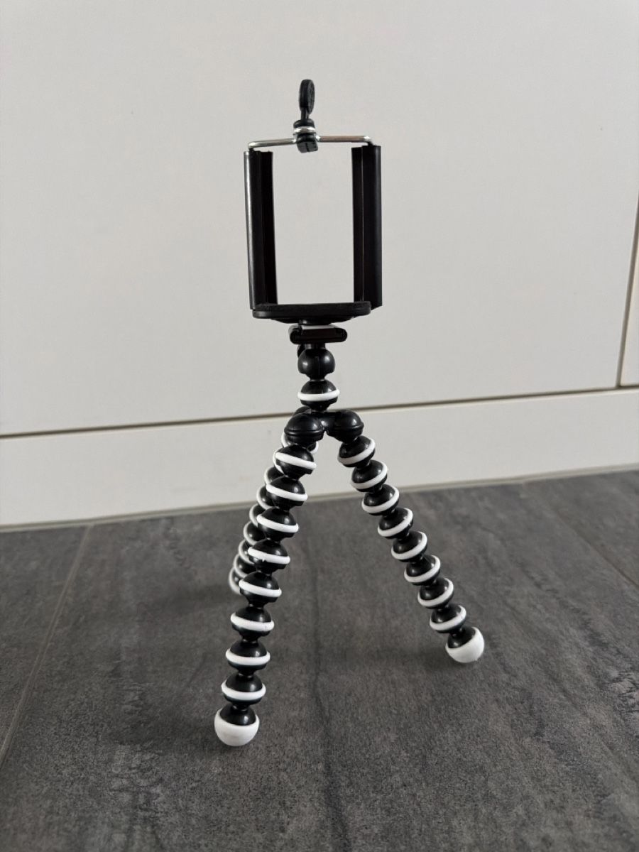 Stative & Köpfe: NEU & Ungebraucht Universal Smartphone Gorilla Tripod – Neu und originalverpackt aus Münchenbuchsee von FashionLlama