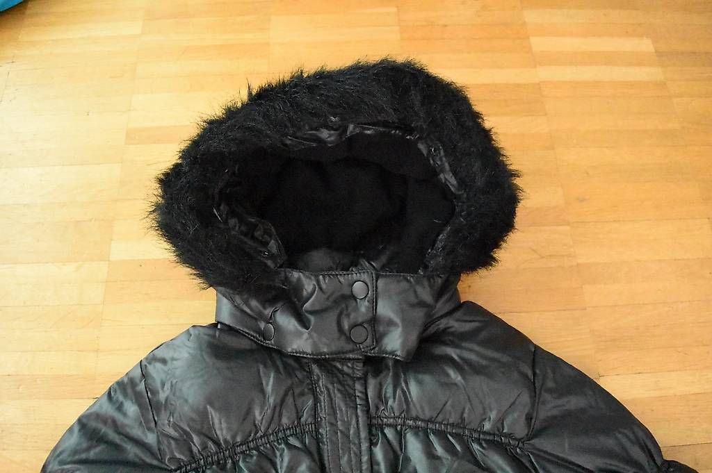 Giacche & Cappotti: Winterjacke Mädchen schwarz Gr. 152 – Nuovo (secondo la descrizione) da Wettingen venduto da okatiki 1