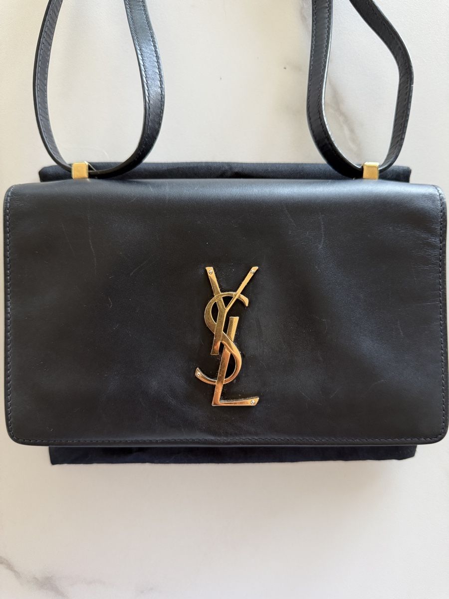 Saint Laurent Borse da donna: Vintage Saint Laurent Monogram Shoulder Bag – Usato da Pratteln venduto da Eileen_H 1
