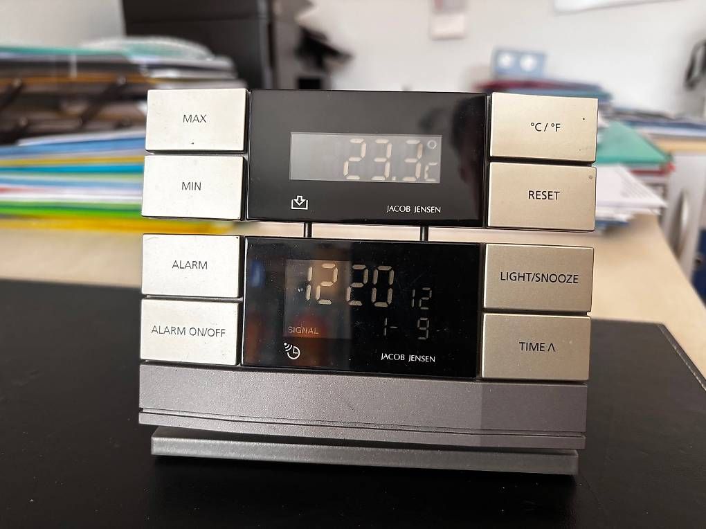 Altro per la casa: Jacob Jensen Design Funkwecker inkl. Wetterstation – Usato da Ballwil venduto da rodproc
