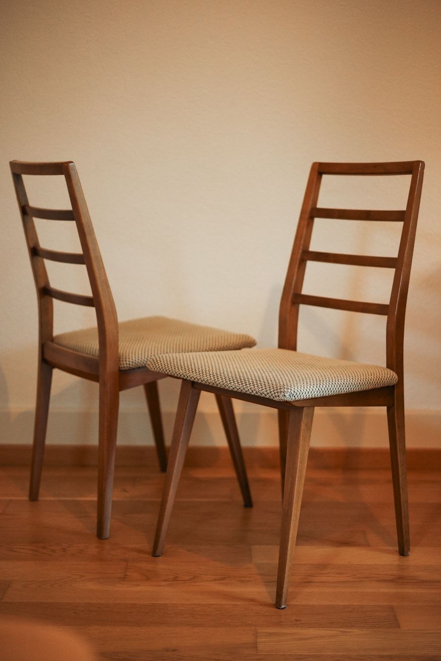Sedie: 2 restaurierte Vintage-Stühle – Usato da Bern venduto da QualitySecondHand