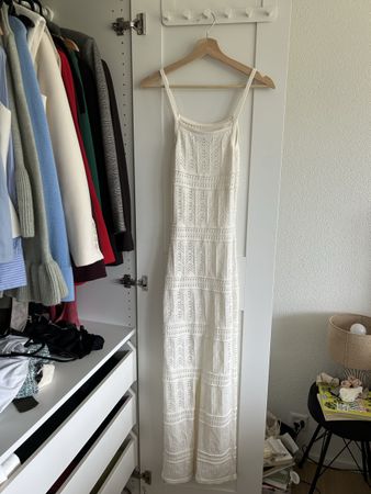 Weisses Crochet Maxikleid