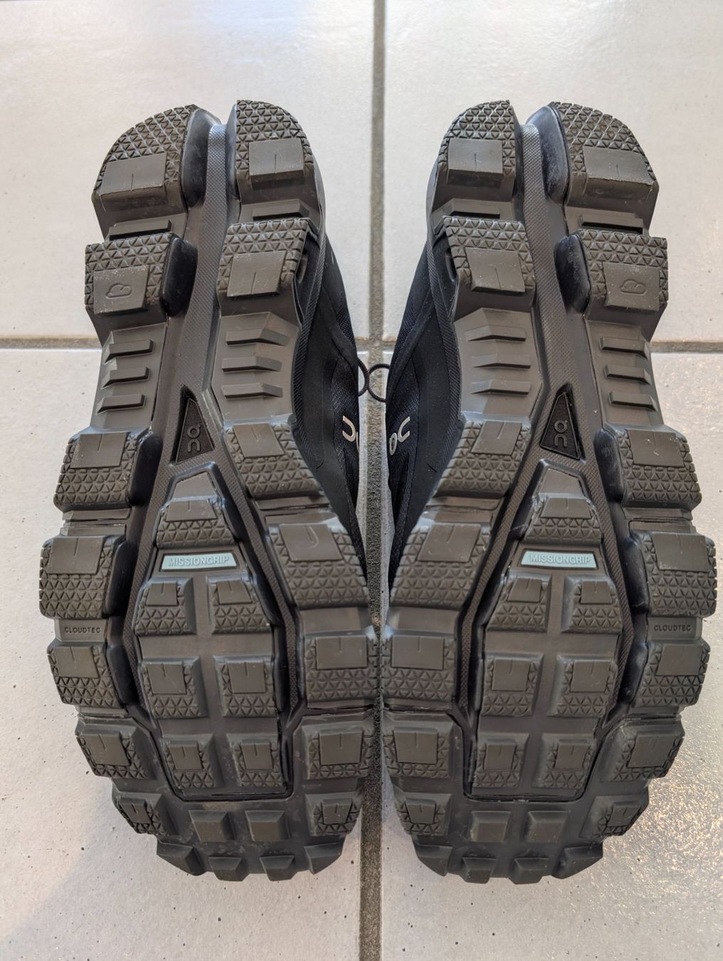 On Scarpe da uomo: On Cloudventure Waterproof Neuwertig, Gr. 47.5 – Nuovo (secondo la descrizione) da Zug venduto da AlphaCentauri 5