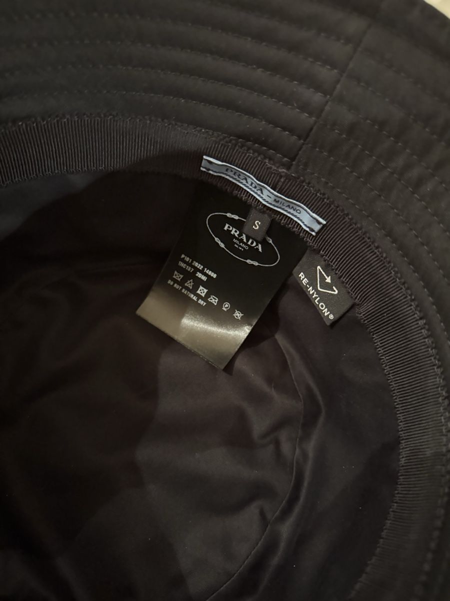 Prada Copricapi, berretti & cappellini: Prada Bucket Hat – Nuovo (secondo la descrizione) da Zürich venduto da larrysells 1