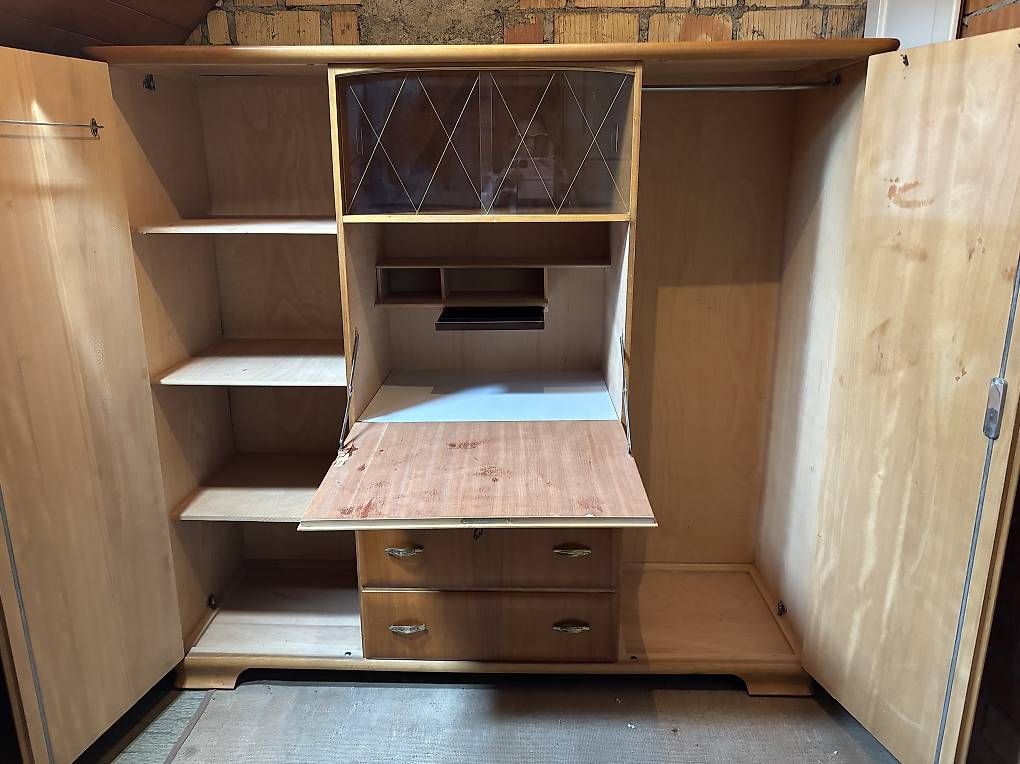 Armoires: Alter Schrank – D'occasion à Thun par eli_2wd9 1
