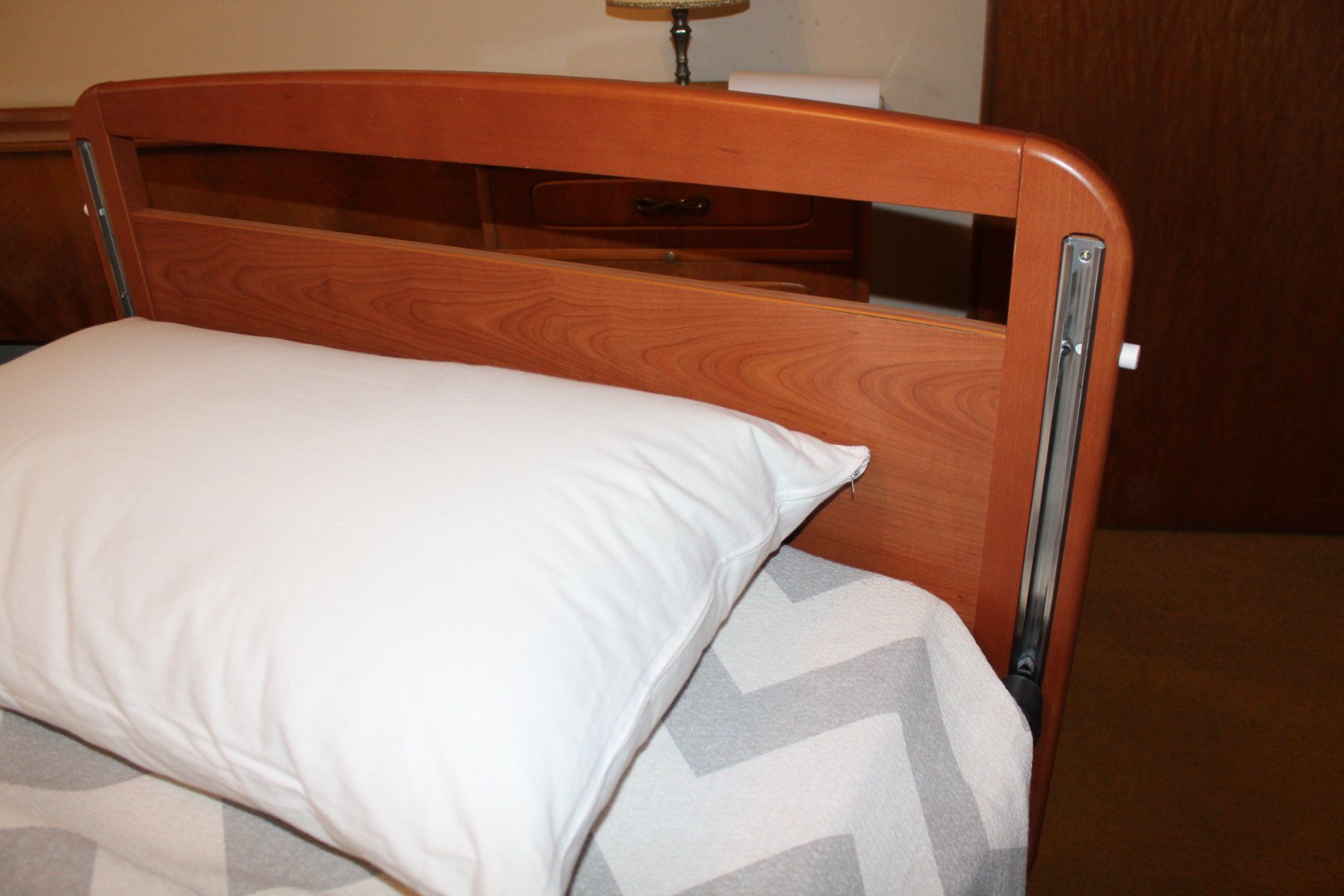 Betten: Letto da degenza in legno – Gebraucht aus Arosio von yaya62 2