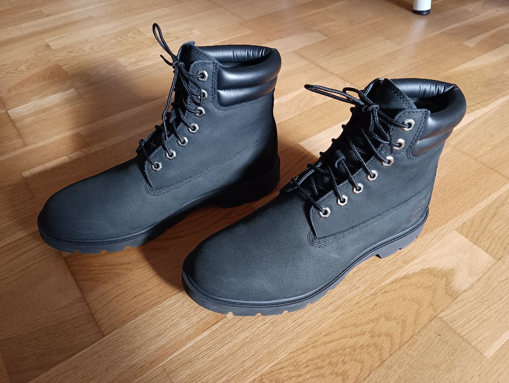 Timberland Herrenschuhe: Neuwertige Timberland 6 inch Basic Herren Winterschuh Gr. 44 – Neu (gemäss Beschreibung) aus Densbüren von H-76 1