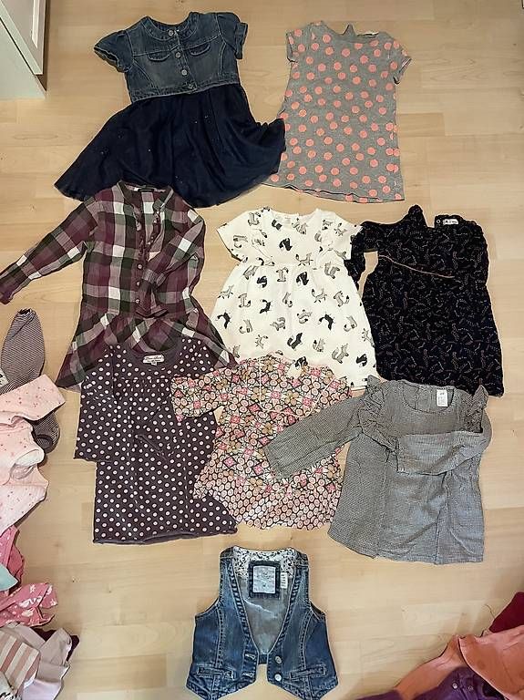 Lotti & Set di vestiti: Grosses Kleiderpaket Grösse 92 – Usato da Murten venduto da ka_koen