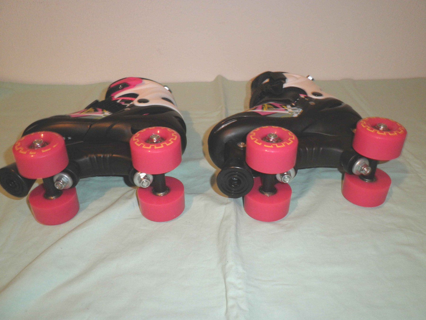 Pattini in linea & Pattini a rotelle: Schöne Kinder Rollschuhe, Roller, Crane Grösse 33-36 – Usato da Cadenazzo venduto da Mikeshop 7