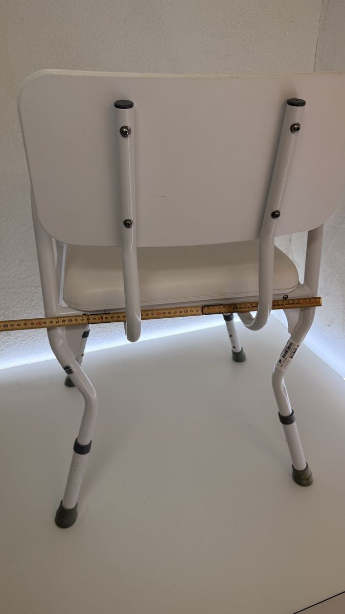 Sgabelli: Duschhocker weiss, verstellbar, top Zustand, – Usato da Rotkreuz venduto da perlengott 6