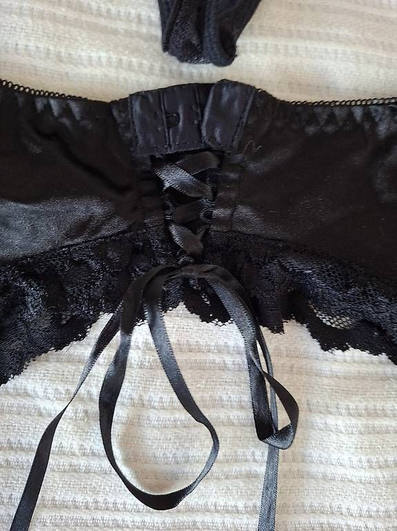 Autres dessous:  Chantelle Dessous-Paket  5-teilig – D'occasion à Affoltern am Albis par Feather 4