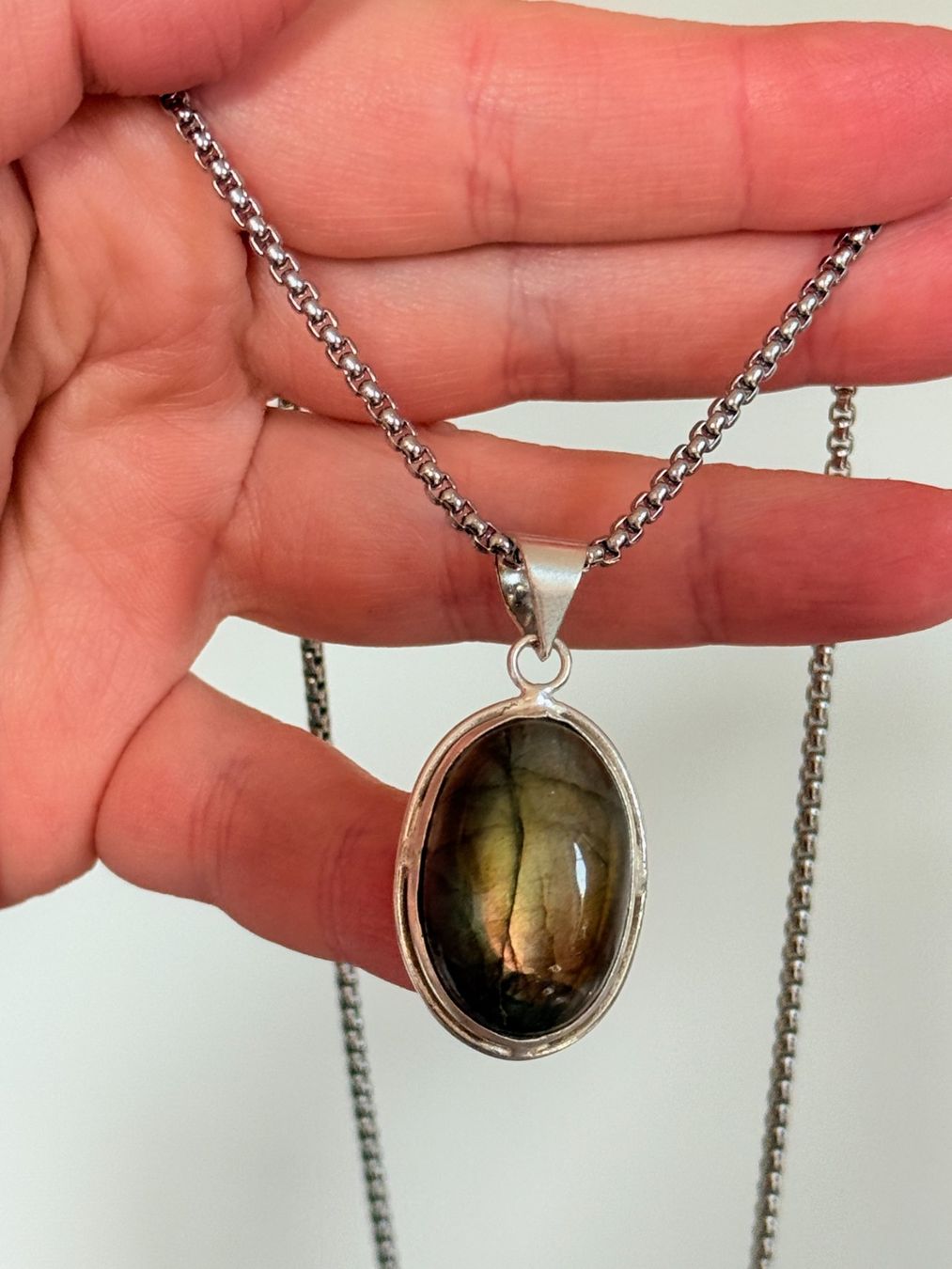Catenine: Collier avec pendentif en labradorite – Nuovo e nell'imballaggio originale da Genève venduto da AGBERG