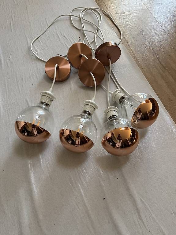 Lustres & lampes de plafonds: Lampes ampoules suspendues  – D'occasion à Rue par AnaNad