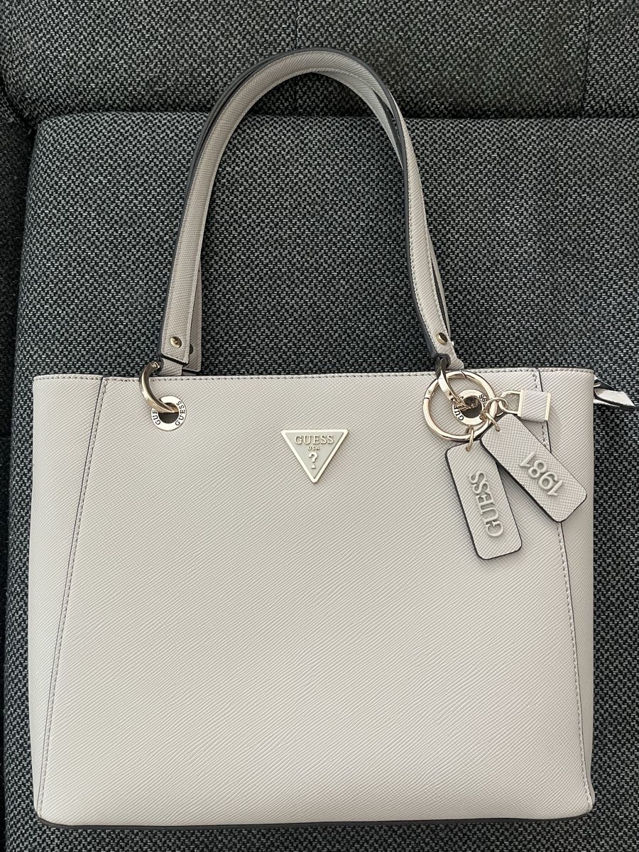 Guess Taschen: Handtasche Guess neu mit Staubbeutel – Neu (gemäss Beschreibung) aus Biel/Bienne von que_9cv5