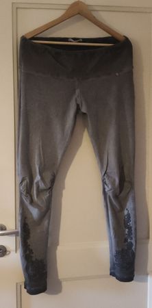 Tredi Leggins grau Gr. 44 mit Verzierungen