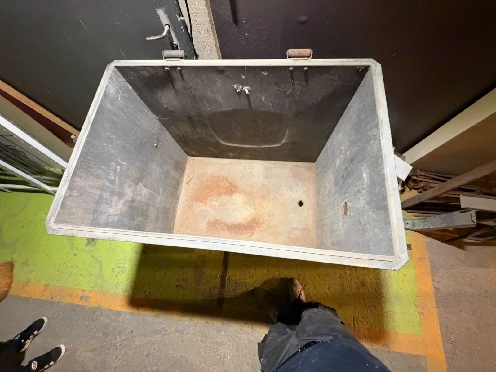 Altro per Ufficio & Commercio: Abfallcontainer / Mülltonne / Container gebraucht aus Metall – Usato da Uster venduto da 4schtroumpfs 3