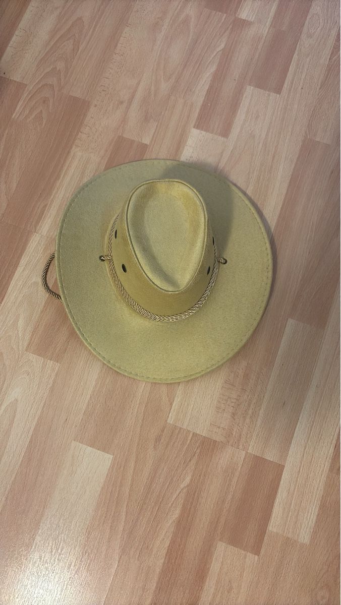 Copricapi, berretti & cappellini: Cowboy hat beige fabric – Nuovo (secondo la descrizione) da Oberwil BL venduto da ian_b5dz