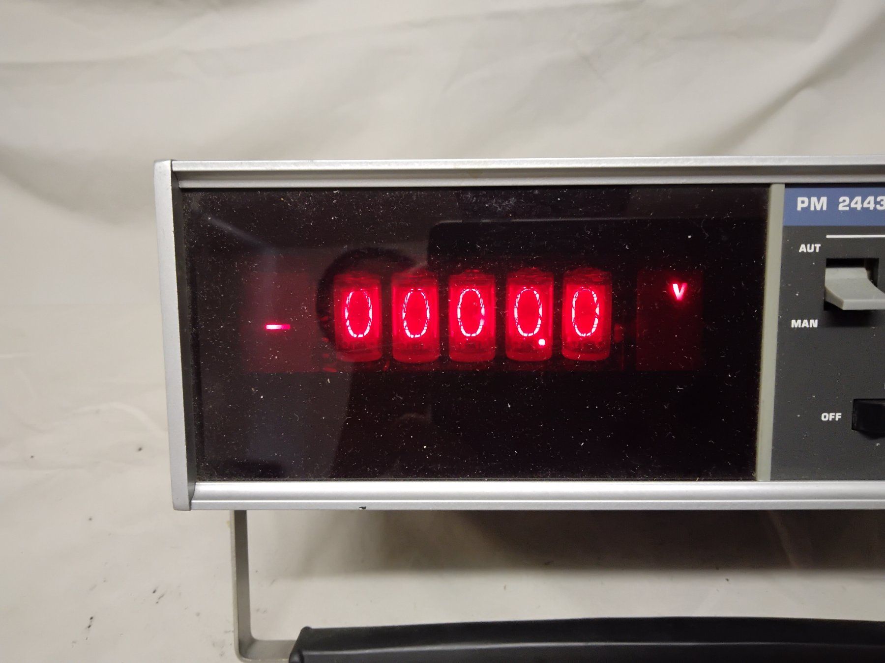 Philips Misurare: Voltmeter mit Nixie Röhren – Usato da Nuglar venduto da lampa-radio 2