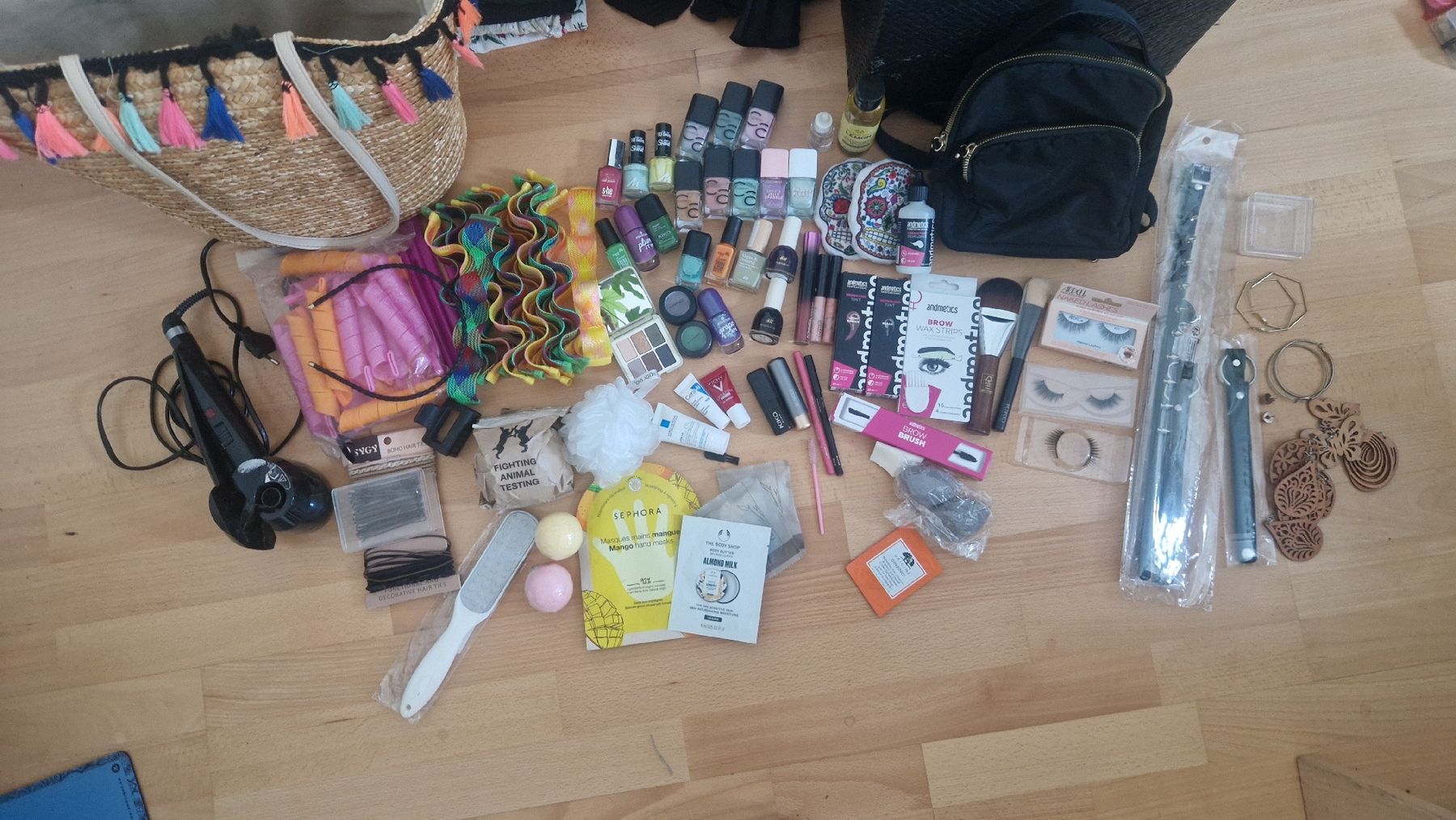 Make-up: Beauty & Accessoires Set teils neu – Usato da Luzern venduto da Antu92