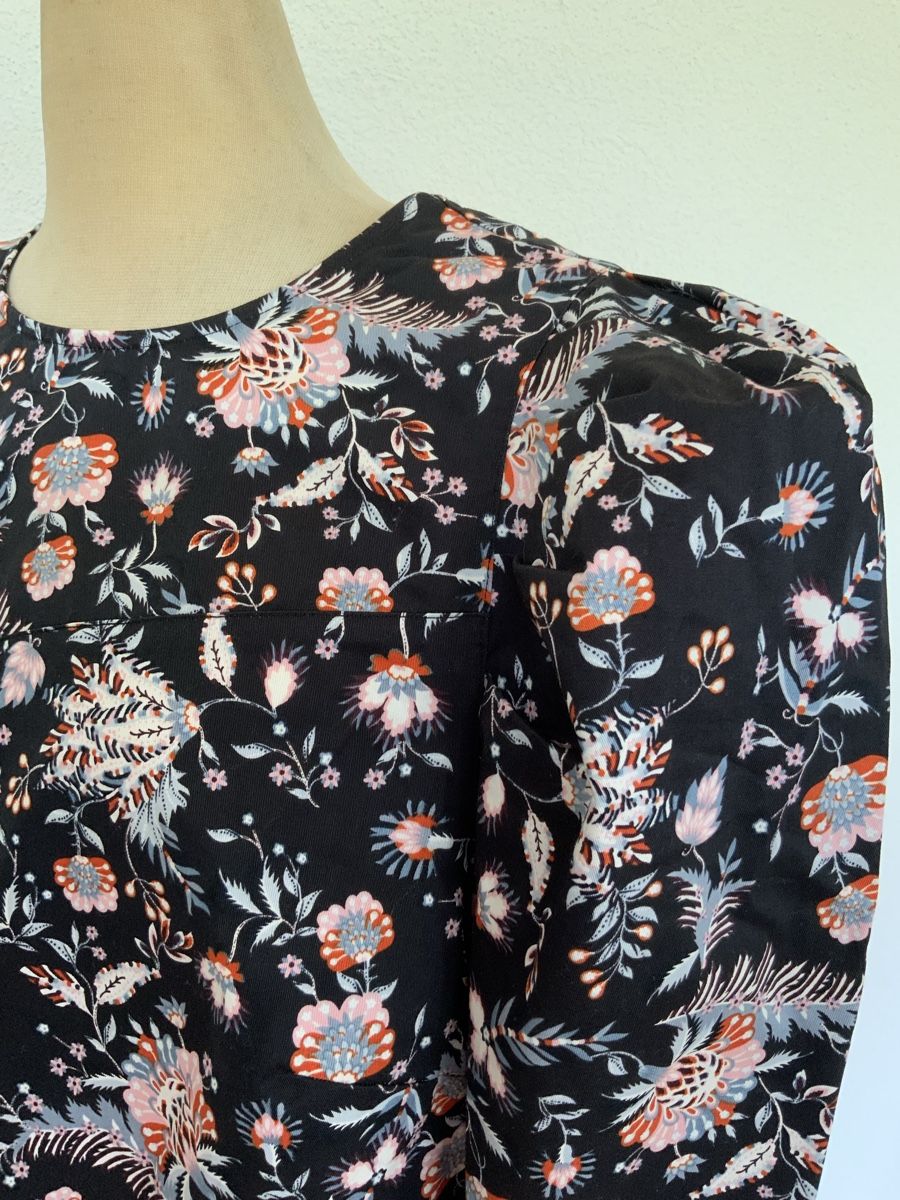 Ted Baker Blusen: Ted Baker blouse, Size 4, (EU 40).Floral design. – Neu (gemäss Beschreibung) aus Dübendorf von S1973E 1