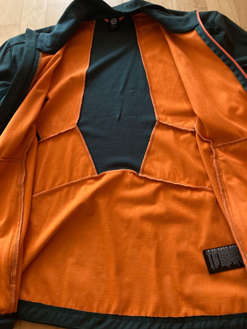 Daehlie Jacken: Daehlie Langlaufjacke S – Gebraucht aus Eggiwil von onedollar02 2
