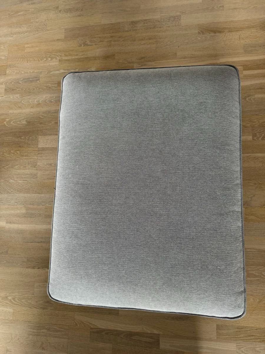 Ikea Hocker: IKEA Kivic Polsterhocker Hellgrau mit Stauplatz – Gebraucht aus Zürich von PZerggie 2