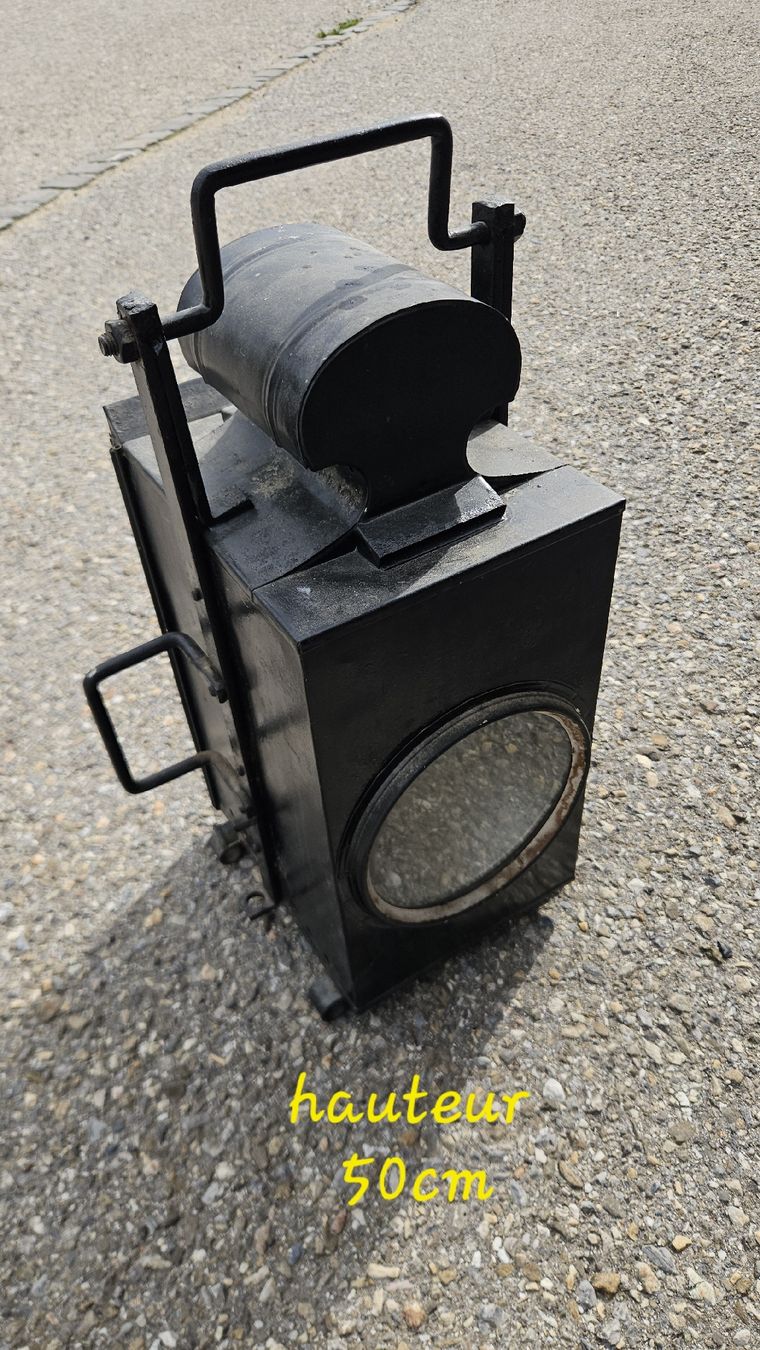Lampen: Lampe de signalisation ancienne. – Gebraucht aus La Chaux-de-Fonds von exup-51