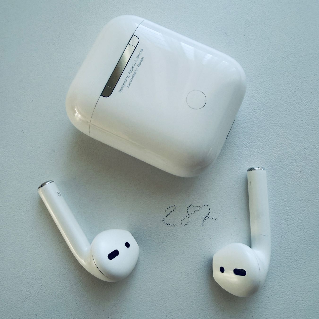 Apple Cuffie: Original Apple AirPods 2 Gen. Wireless Kopfhörer & Case – Usato da Basel venduto da MY.AIRPODS.SHOP 3