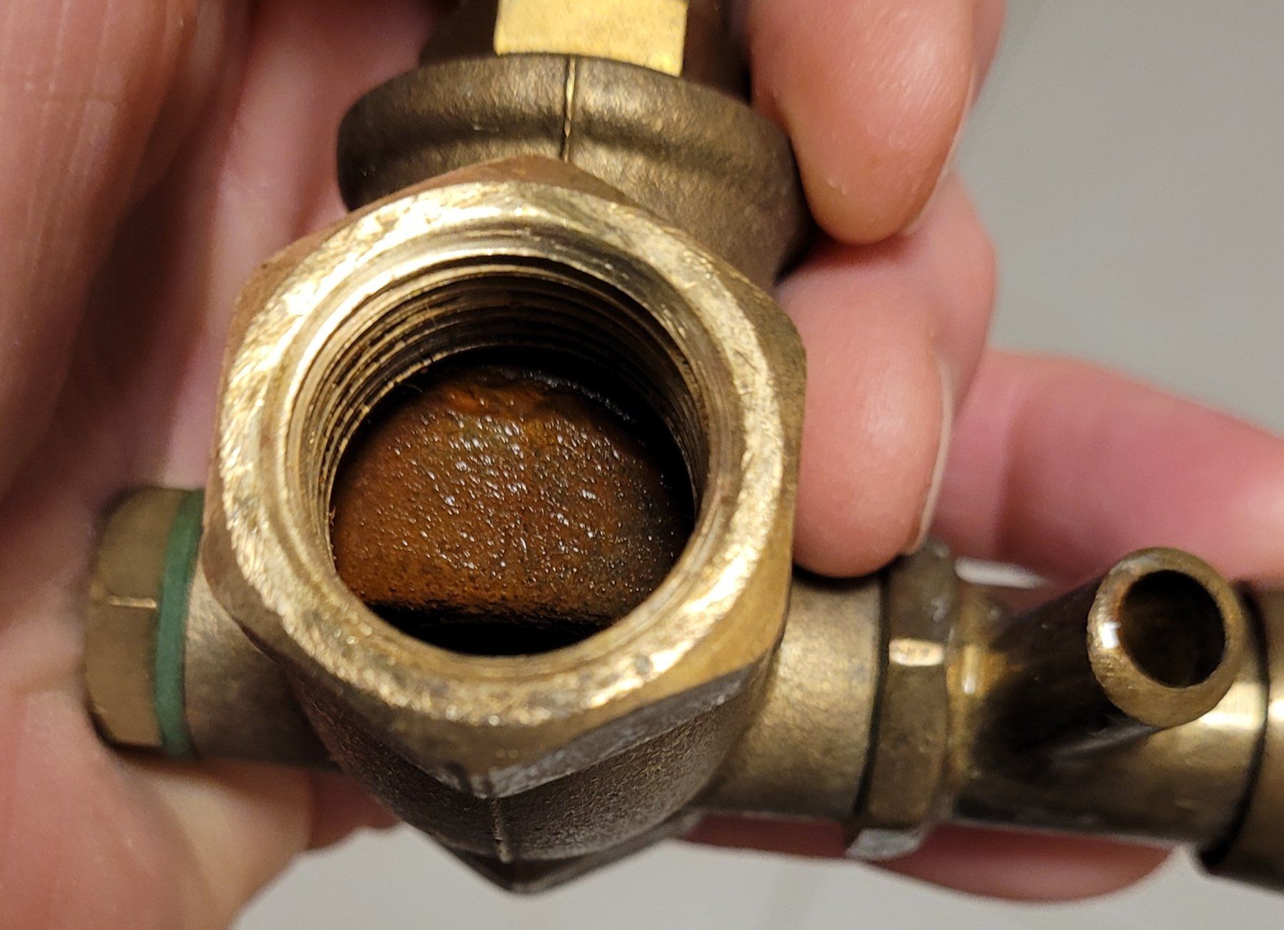 Armaturen: Durchgangsventil aus Messing, 1/2 Zoll – Gebraucht aus Bischofszell von -fr-5 4