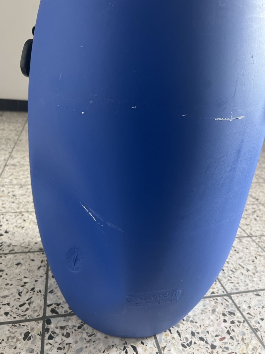 Annaffiatura & Irrigazione: Blaues Kunststofffass 60L – Usato da Lyss venduto da Al1sha 1
