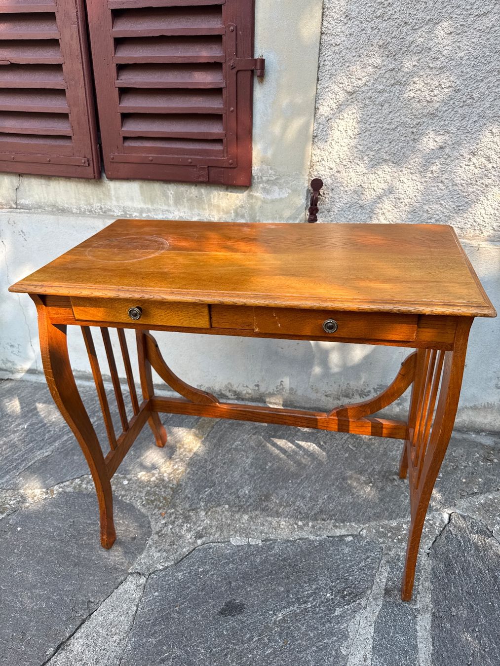 Tische: Meuble Vintage petite table – Gebraucht aus St imier von sav_bjf9