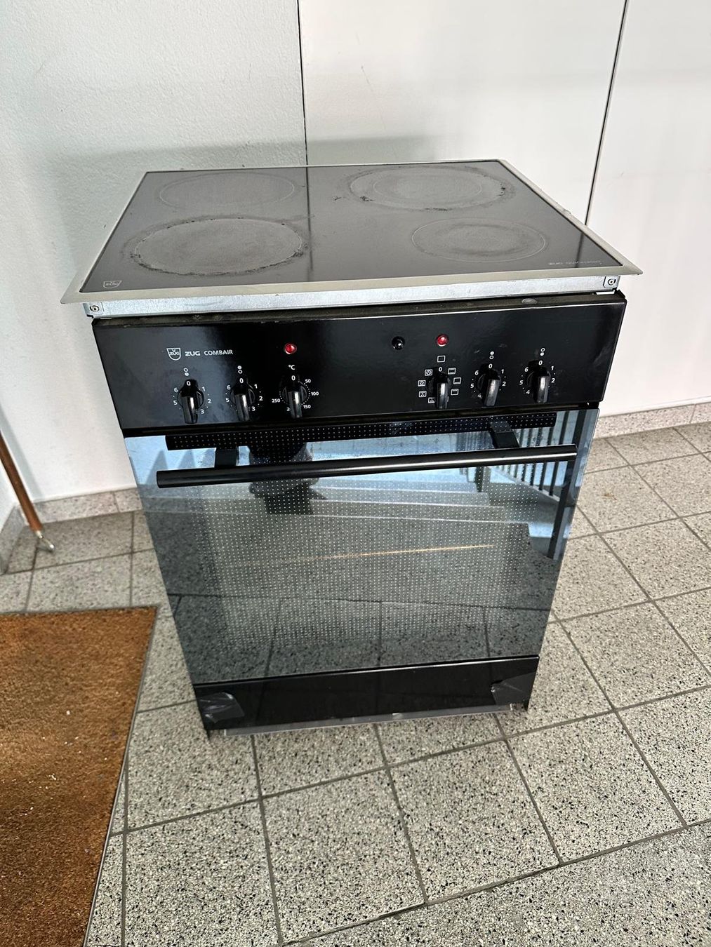 V-Zug Forni: Backofen mit Glaskeramik V-ZUG – Usato da Spreitenbach venduto da Space_X 4