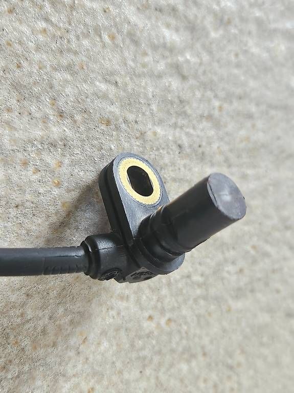 Tutti i ricambio per moto: KTM ABS Sensor Vorderrad (27042025000) – Usato da Zwillikon venduto da tob_g28s 1