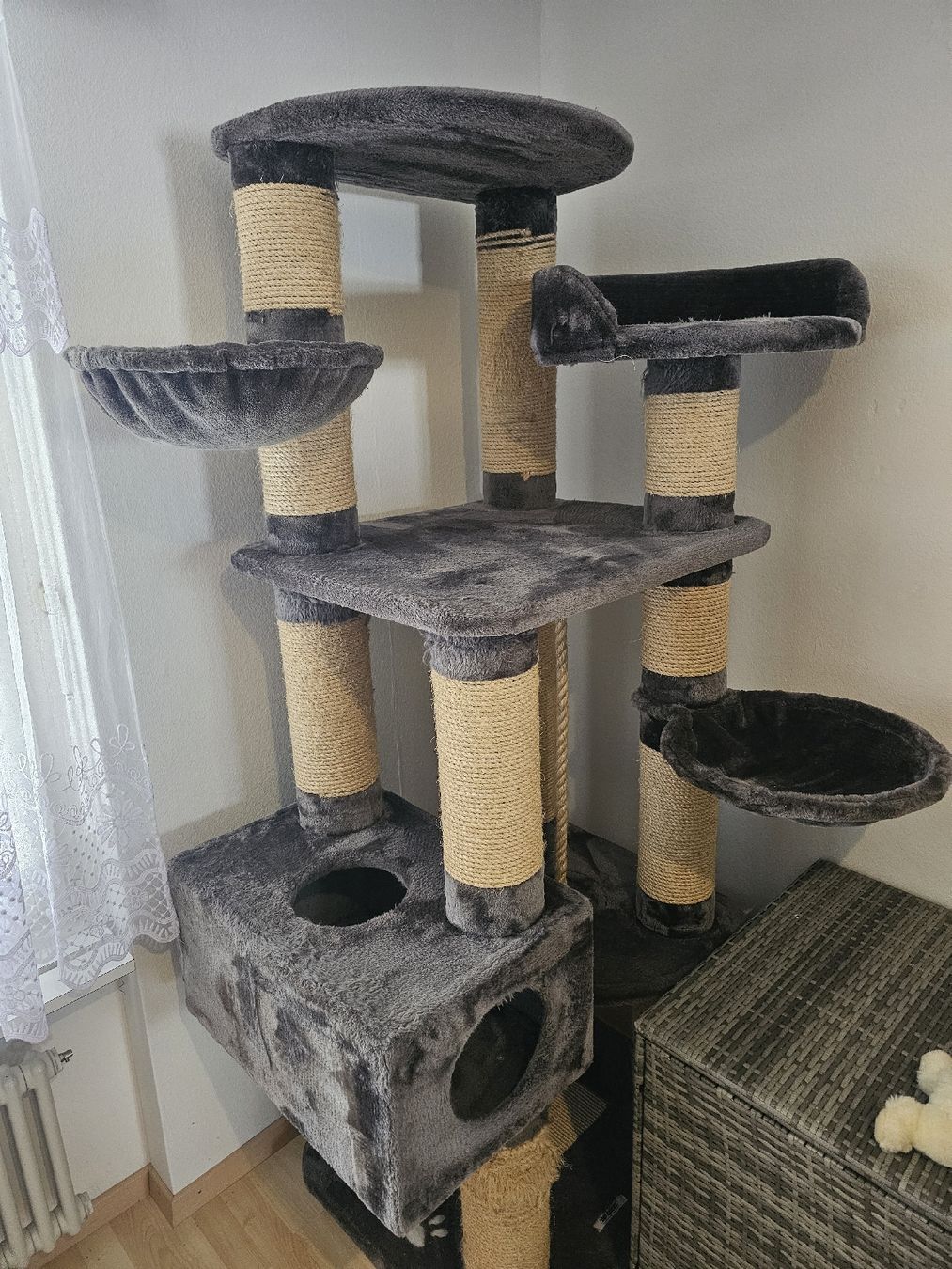 Katzenbaum - Kratzbaum: Katzenbaum von Pethomes – Gebraucht aus Nesselnbach von TschanTh
