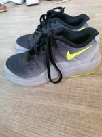 Nike Schuhe gr 28