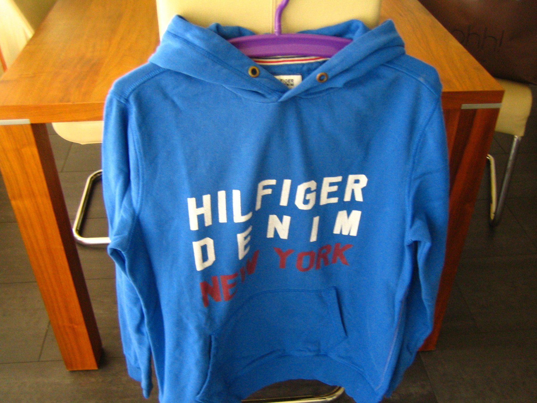 Tommy Hilfiger Maglioni & Felpe: Lässiger Sweatpulli von Hilfiger – Usato da Chur venduto da bibo014