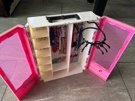 Barbie Kleiderschrank