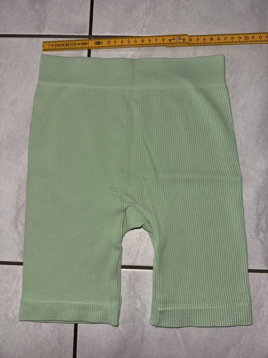 Pull&Bear Pantaloni: Pull&Bear Radlerhose, Gr. M-L, Mintgrün – Nuovo (secondo la descrizione) da Hergiswil NW venduto da kaufe_bei_kaufmann 1
