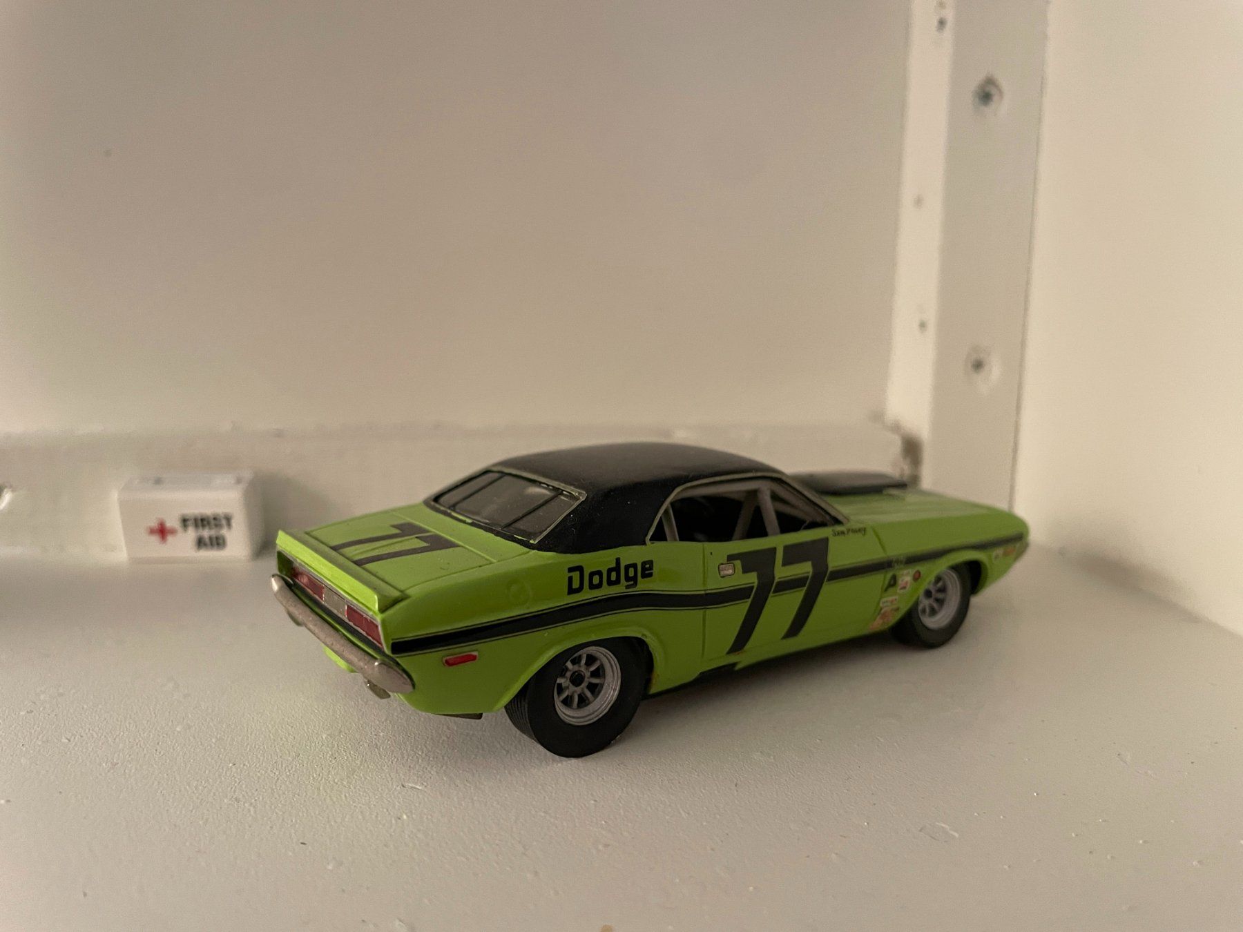 Dodge Modellini d'auto: Dodge Challenger T/A    -Boss 4 1:43 – Nuovo e nell'imballaggio originale da Wohlen AG venduto da Erelpowerline 1