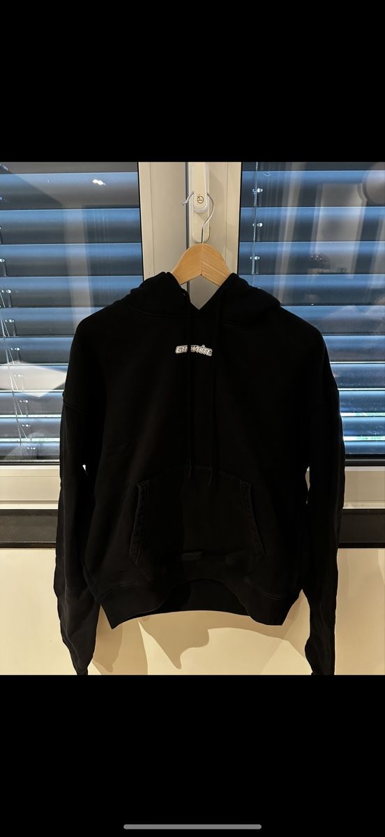 Pullover & Sweatshirts: Sweat hoodie Off White – Gebraucht aus Vésenaz von lia_9ljt