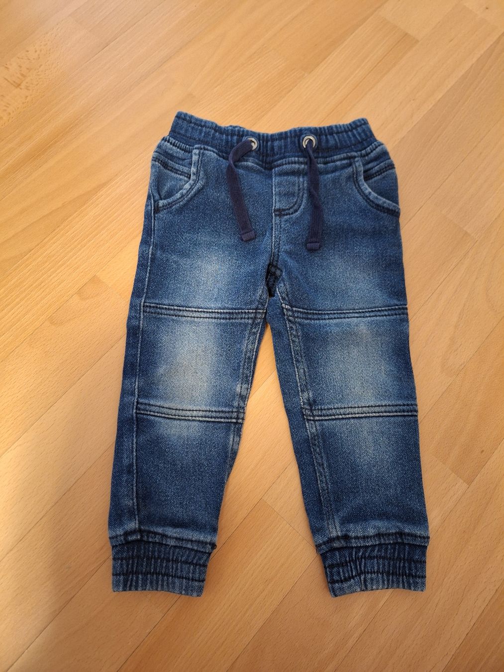 Pantalons: Jeans in Gr. 92 – D'occasion à Oberrieden par smarties949