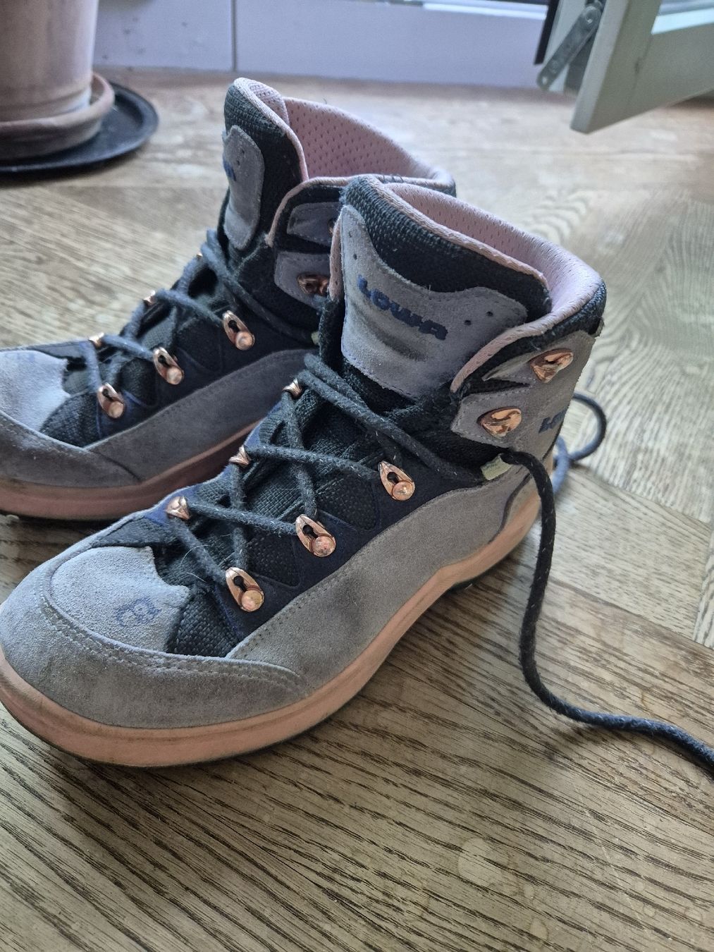 Schuhe für Mädchen: Mädchenwanderschuh, 35, Lowa Namuk – Gebraucht aus Zürich von Enila1977 1