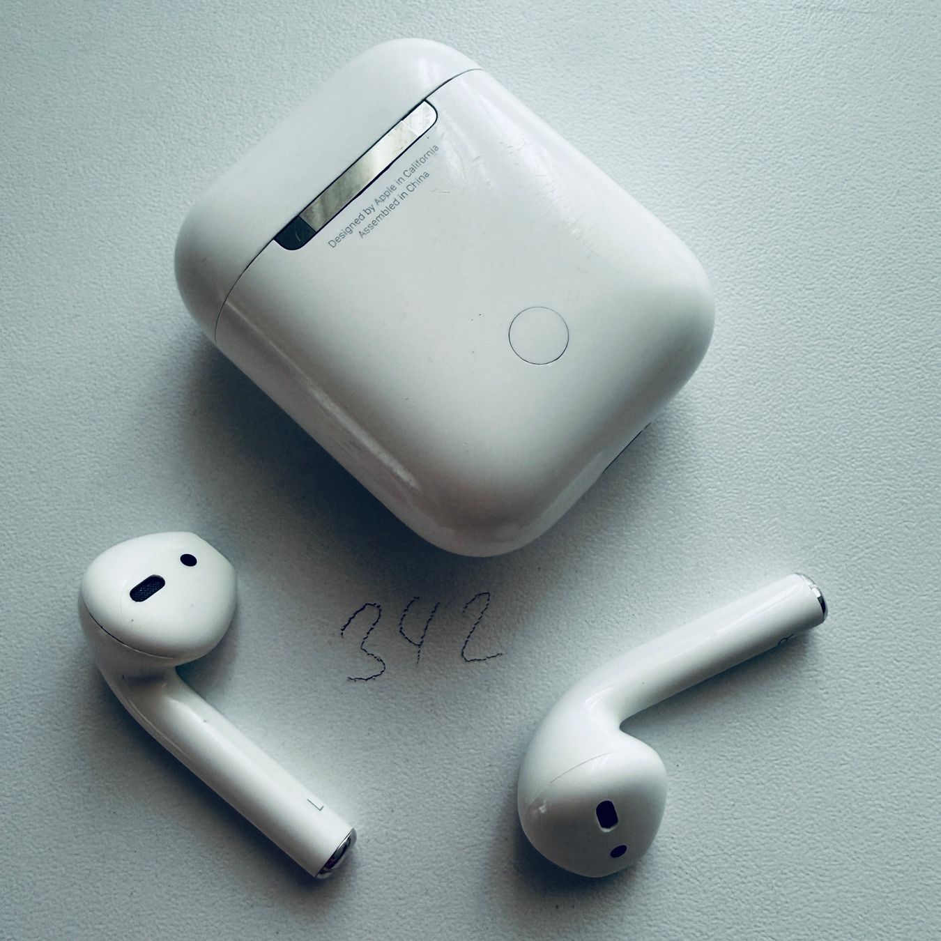 Apple Kopfhörer: Original Apple AirPods 2 Gen. Wireless Kopfhörer & Case – Gebraucht aus Basel von MY.AIRPODS.SHOP 5