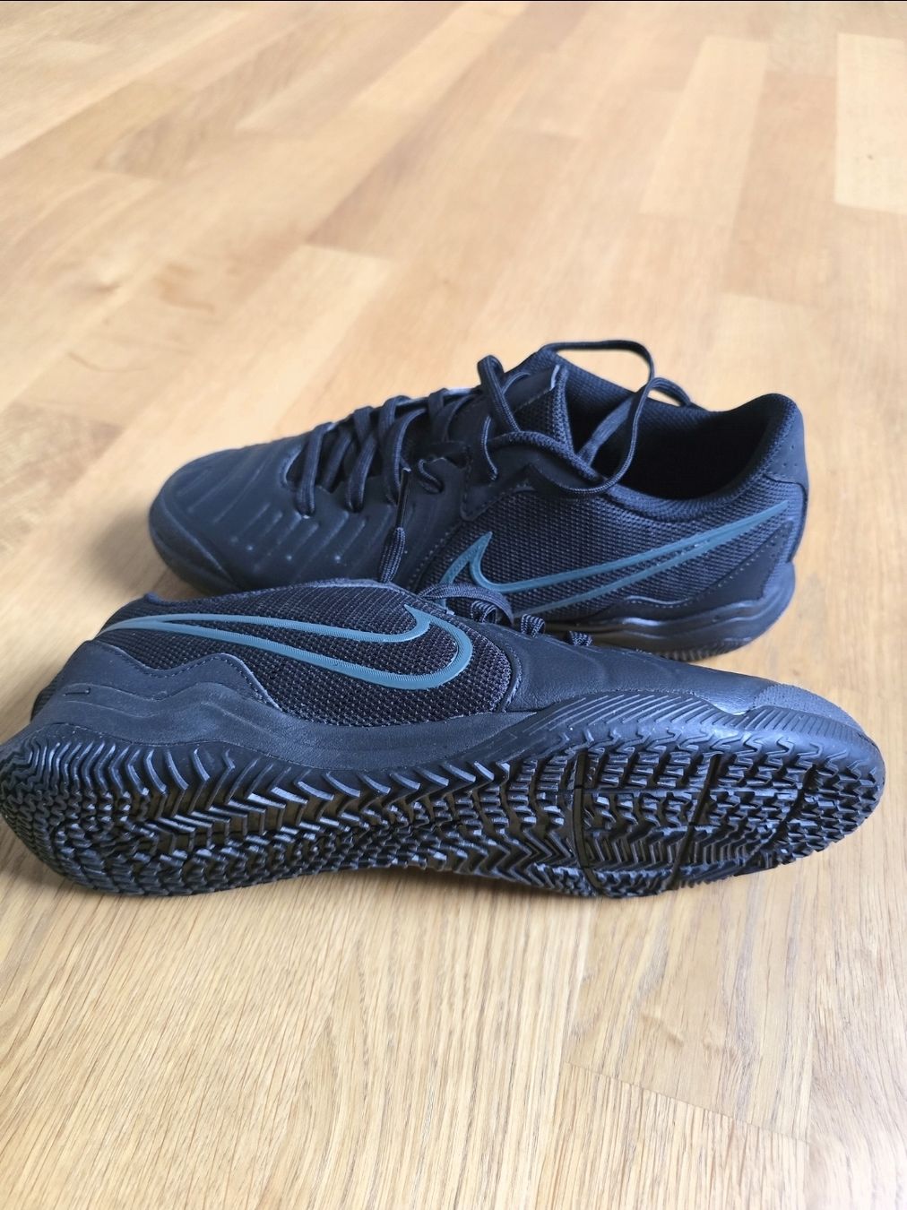Nike Scarpe da uomo: Nike Grösse 40 – Nuovo (secondo la descrizione) da Luzern venduto da Turbolink 4