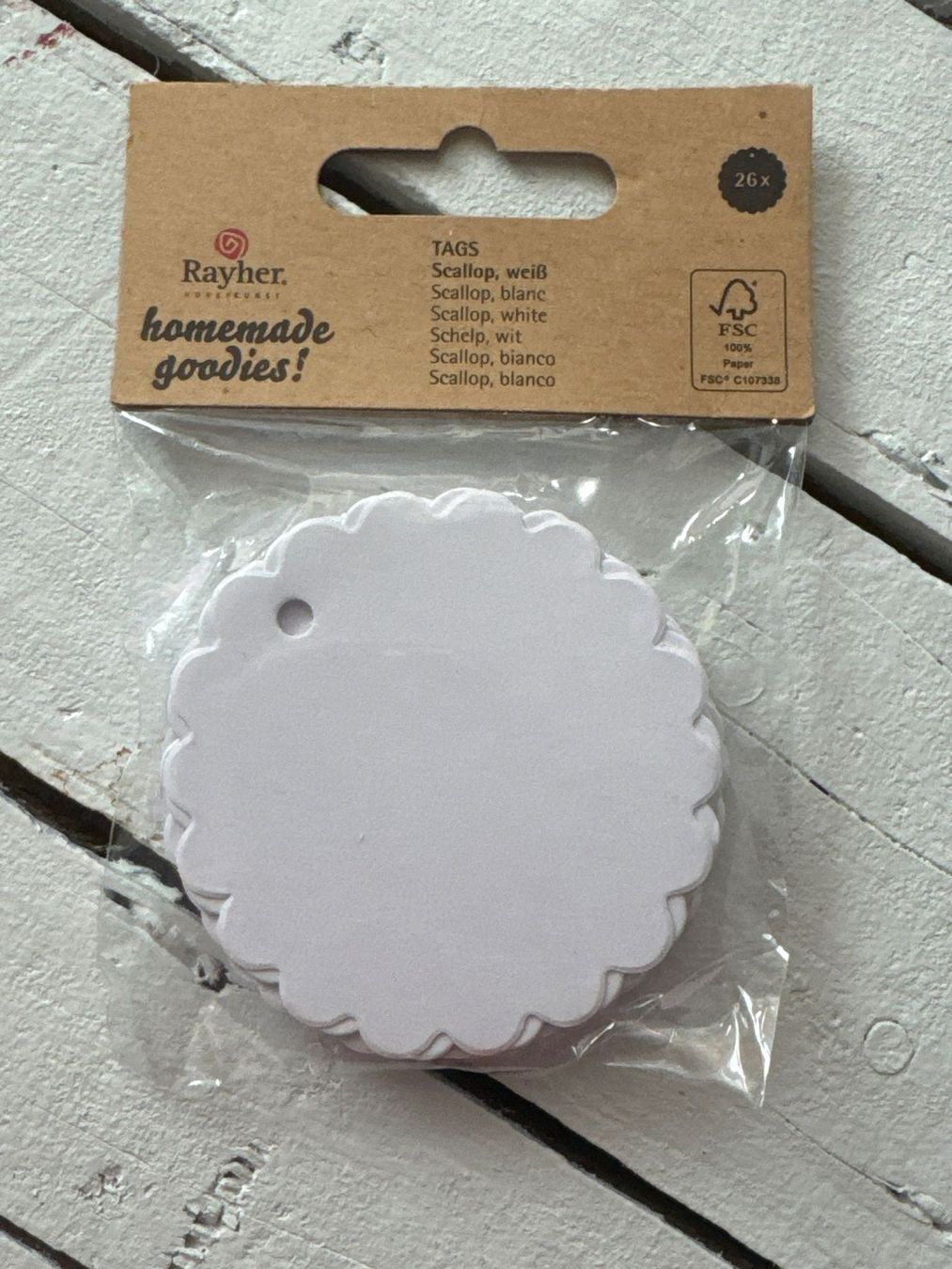 Rayher Carta: Rayher / Tags Scallop weiss / P – Nuovo e nell'imballaggio originale da Neukirch (Egnach) venduto da muolen