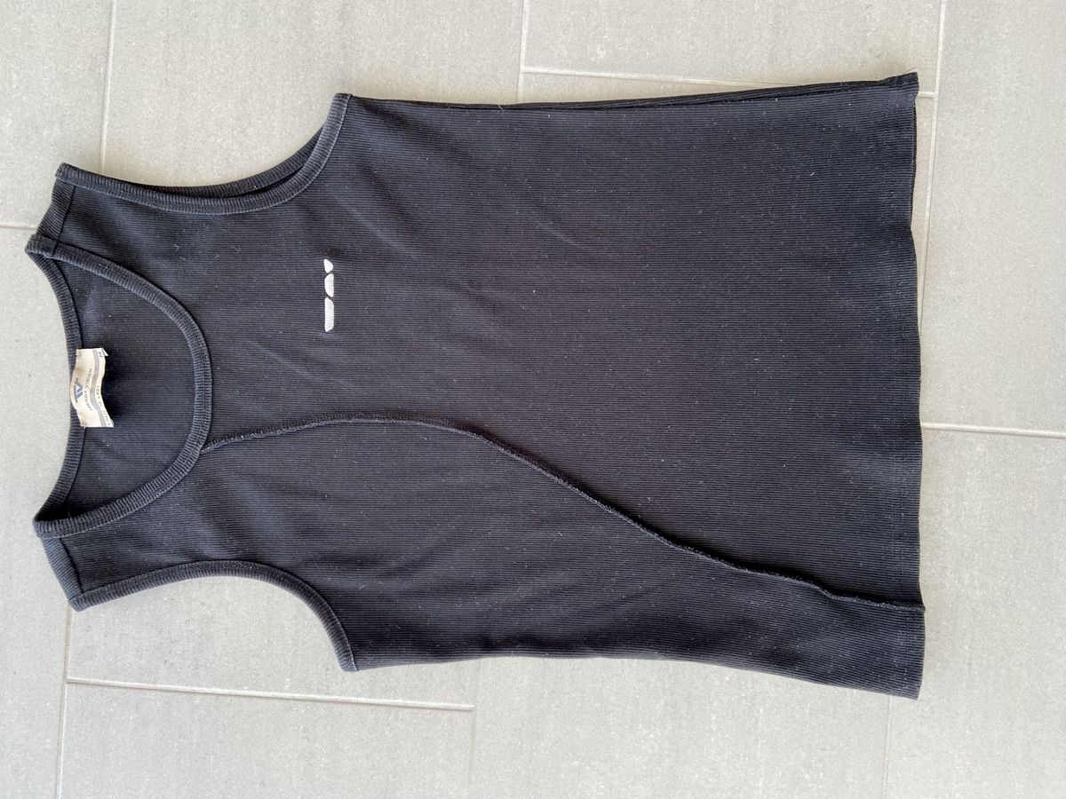 T-shirt: Trend Vision Tanktop Schwarz Gr. M – Usato da Märwil venduto da Flo__