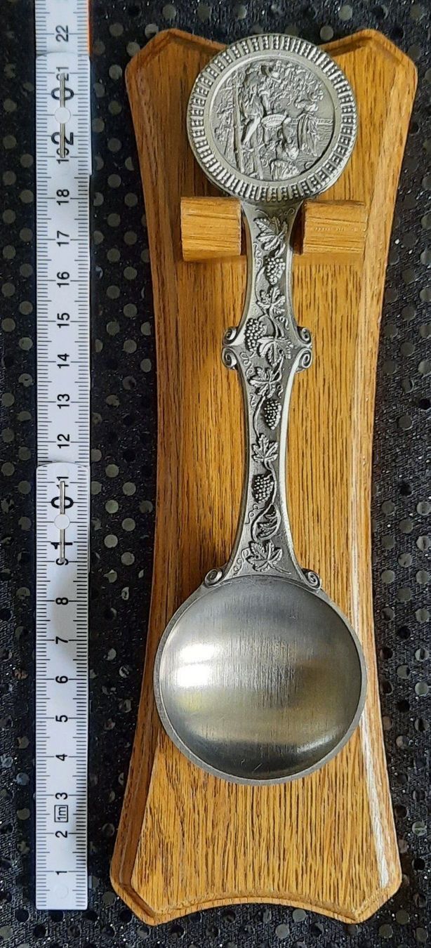 Löffel: Alter Zinnlöffel mit Holzhalter Wanddeko – Neu (gemäss Beschreibung) aus Seuzach von VT-Collections2 7